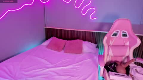 athenea__fox online show from April 27, 11:52 am