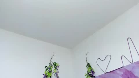 athenea_zuleinys online show from May 1, 11:54 pm