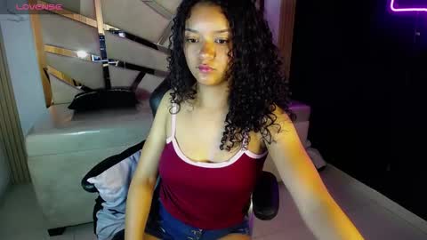 atheneanyx_a online show from September 16, 12:51 pm