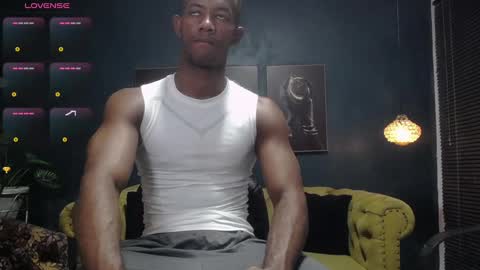 Snapshot of athleticbig_cock chatting on February 28, 2:20 am ATHLETIC COCK online show from February 28, 2:20 am