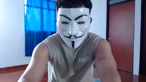 Robin online show from October 31, 5:35 pm