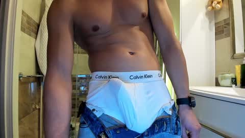 Snapshot of athleticloganx chatting on January 8, 12:58 pm AthleticLoganX online show from January 8, 12:58 pm