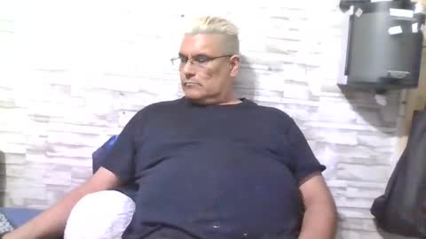 A online show from January 17, 10:13 am