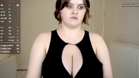 Audrey Jacq online show from October 11, 3:59 pm