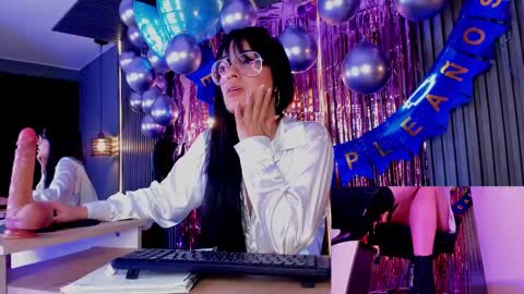 Aura online show from March 8, 12:30 pm