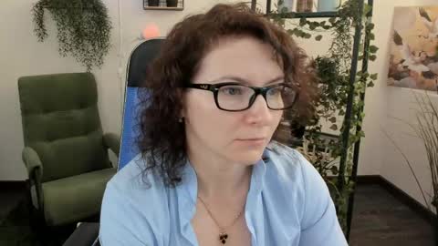 Aurelia online show from May 18, 1:37 am