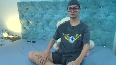 auren_nova online show from July 15, 12:32 pm