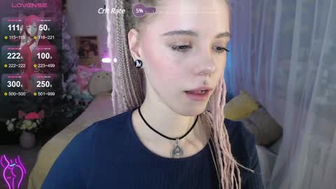 Snapshot of aurora__cute chatting on December 4, 1:30 am Auroraa Cute online show from December 4, 1:30 am