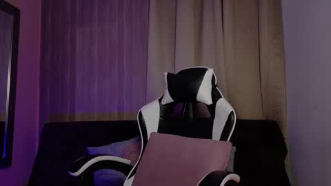 aurora_collins08 online show from December 16, 5:19 pm