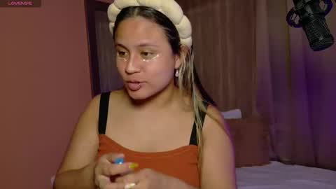 Snapshot of aurora_collins08 chatting on February 18, 3:41 pm aurora_collins08 online show from February 18, 3:41 pm