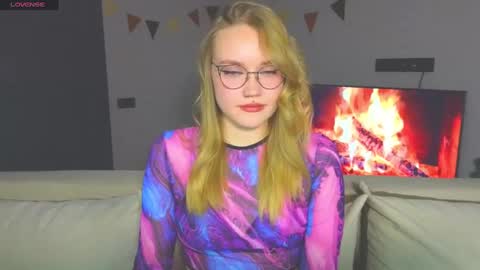 Kate online show from December 2, 4:26 pm