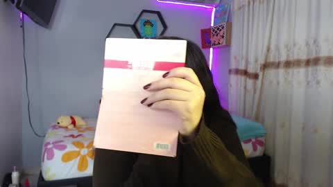 Snapshot of aurora_shy_ chatting on February 18, 5:09 pm Aurora online show from February 18, 5:09 pm