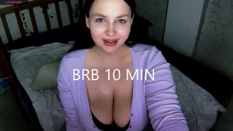 Aurora  Follow me online show from May 10, 11:44 pm