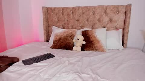 ...  ... online show from September 12, 6:32 pm