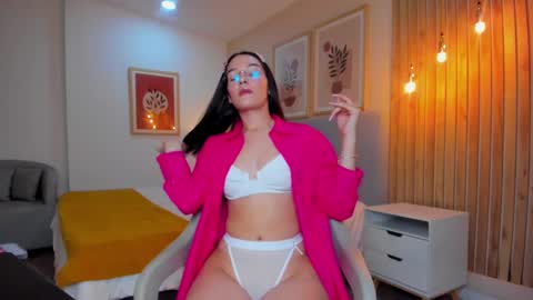 Aurora online show from March 6, 8:27 pm