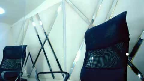 Aurora online show from October 1, 7:13 pm