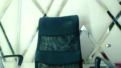 Aurora online show from October 8, 6:47 pm