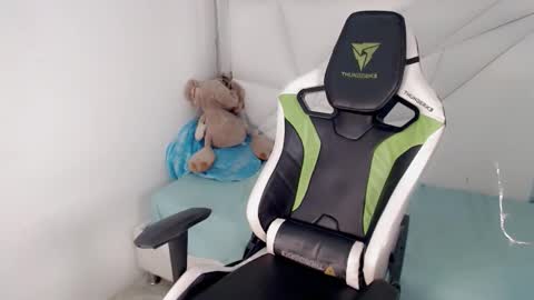 AUSTIN online show from October 22, 4:52 pm