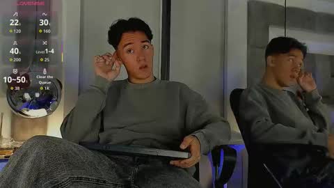 austinreeds online show from March 19, 12:43 pm