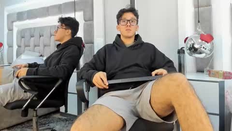 austinreeds online show from February 26, 2:09 pm