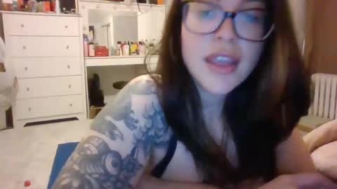 autumnb712 online show from February 8, 10:29 pm