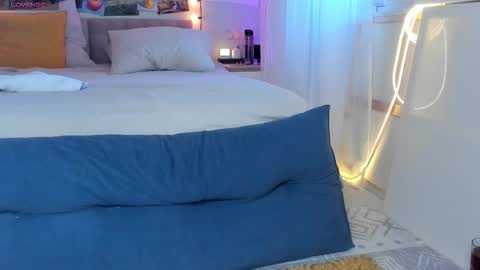 Ava online show from October 5, 6:22 am