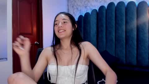 Snapshot of ava_broown chatting on February 27, 5:51 am online show from February 27, 5:51 am
