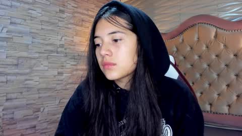 Snapshot of ava_broown chatting on January 27, 8:49 pm online show from January 27, 8:49 pm