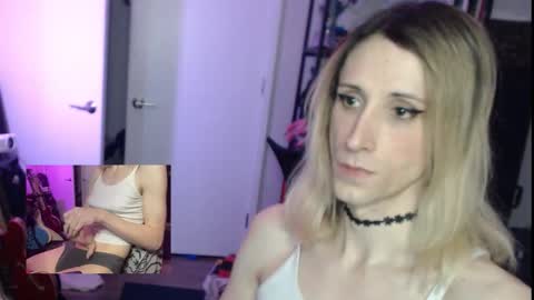 Ava online show from February 14, 9:39 pm