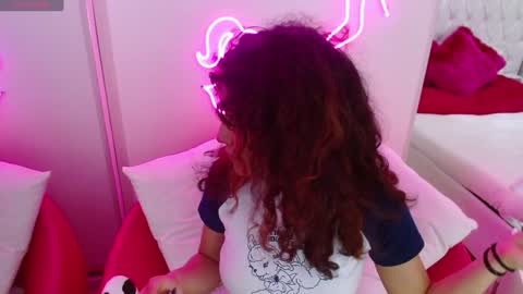 Snapshot of ava_williams_ chatting on February 3, 1:19 pm AVA online show from February 3, 1:19 pm