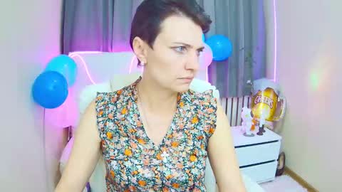 Snapshot of avasaturnian chatting on September 17, 12:08 pm avasaturnian online show from September 17, 12:08 pm