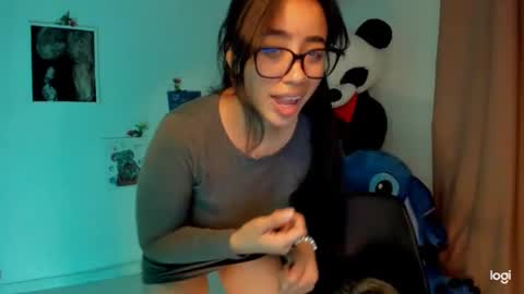 Snapshot of ave_fenix69 chatting on February 25, 1:30 am Valery -- online show from February 25, 1:30 am