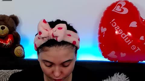 Snapshot of averywillow chatting on February 26, 11:32 am AveryWillow online show from February 26, 11:32 am