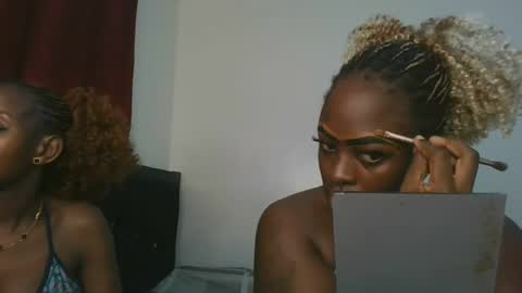 avian_babe1 online show from July 27, 7:33 pm