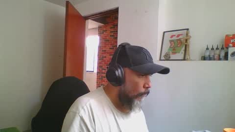 Dark r0k3r online show from December 3, 3:45 pm