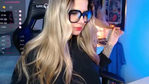 Snapshot of avrill_morgan chatting on February 20, 10:04 pm Avrill Morgan online show from February 20, 10:04 pm