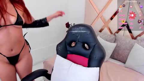 Avril  online show from February 7, 12:52 pm