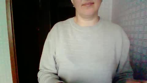 awesomeladyy online show from April 1, 8:48 am