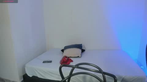 axel__fierro online show from May 18, 7:42 pm