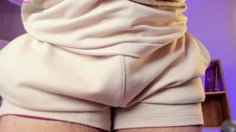 axel_grey_ online show from July 16, 1:03 pm