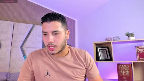 axel_grey_ online show from April 12, 12:42 pm