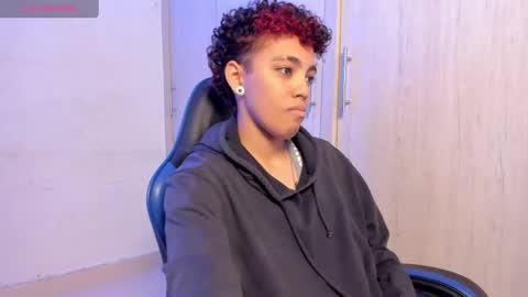 Axel online show from April 14, 2:42 pm