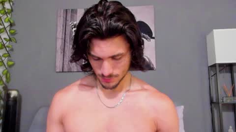 Axel online show from January 25, 9:57 pm