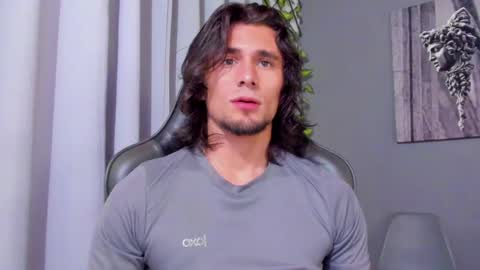 Axel online show from March 4, 9:43 pm