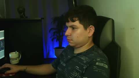 Axel online show from April 14, 6:00 pm