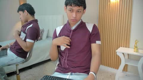 Alex online show from October 12, 3:32 am