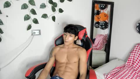 axel_rosse2 online show from October 30, 10:43 pm