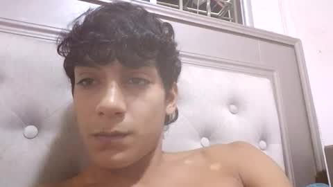 axel_rosse2 online show from November 17, 5:54 am