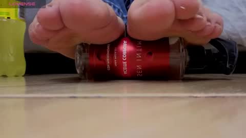 Axel  online show from July 1, 9:01 pm
