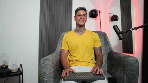 Agustin online show from February 13, 12:57 am